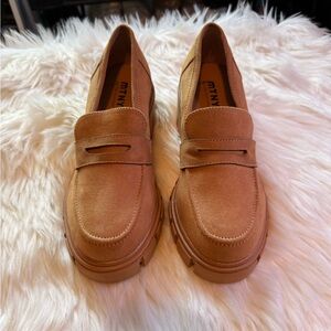 Me Too New York Tan Penny Loafer Sz 8.5